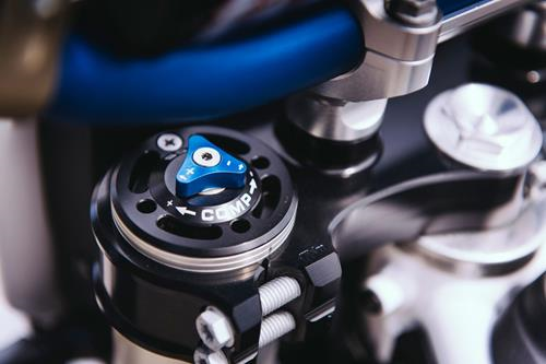 husqvarna-sledzi-regulator-pr-amart-factory-blue-14-22