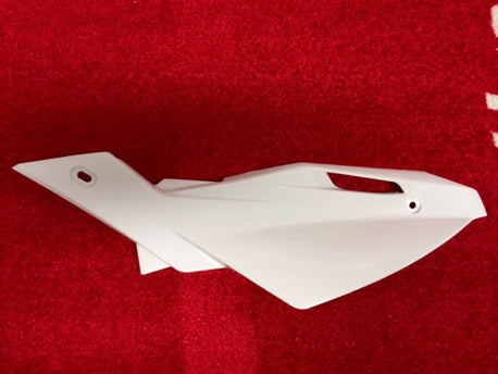 HUSQVARNA aizm. numura plastmasa kreisā white