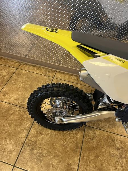HUSQVARNA plastmasa aizm dubļu sargs TC 85 '23-'24 yellow
