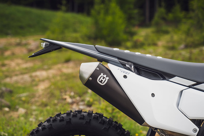 HUSQVARNA plastmasa aizm numura aste Enduro '24