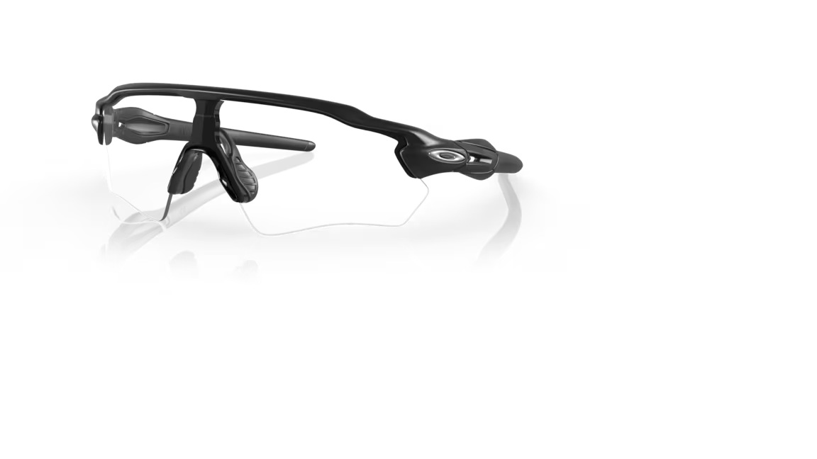 oakley-radar-ev-path-matt-black-w-clear-saulesbrilles