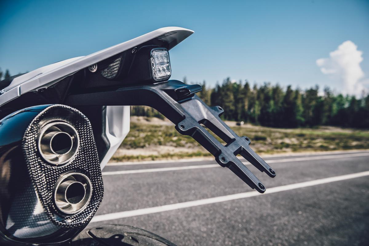 husqvarna-plastmasa-numura-turetajs-e-sm-701-16-23