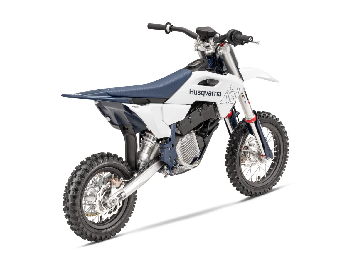husqvarna-motocikls-ee-5-25-w-charger