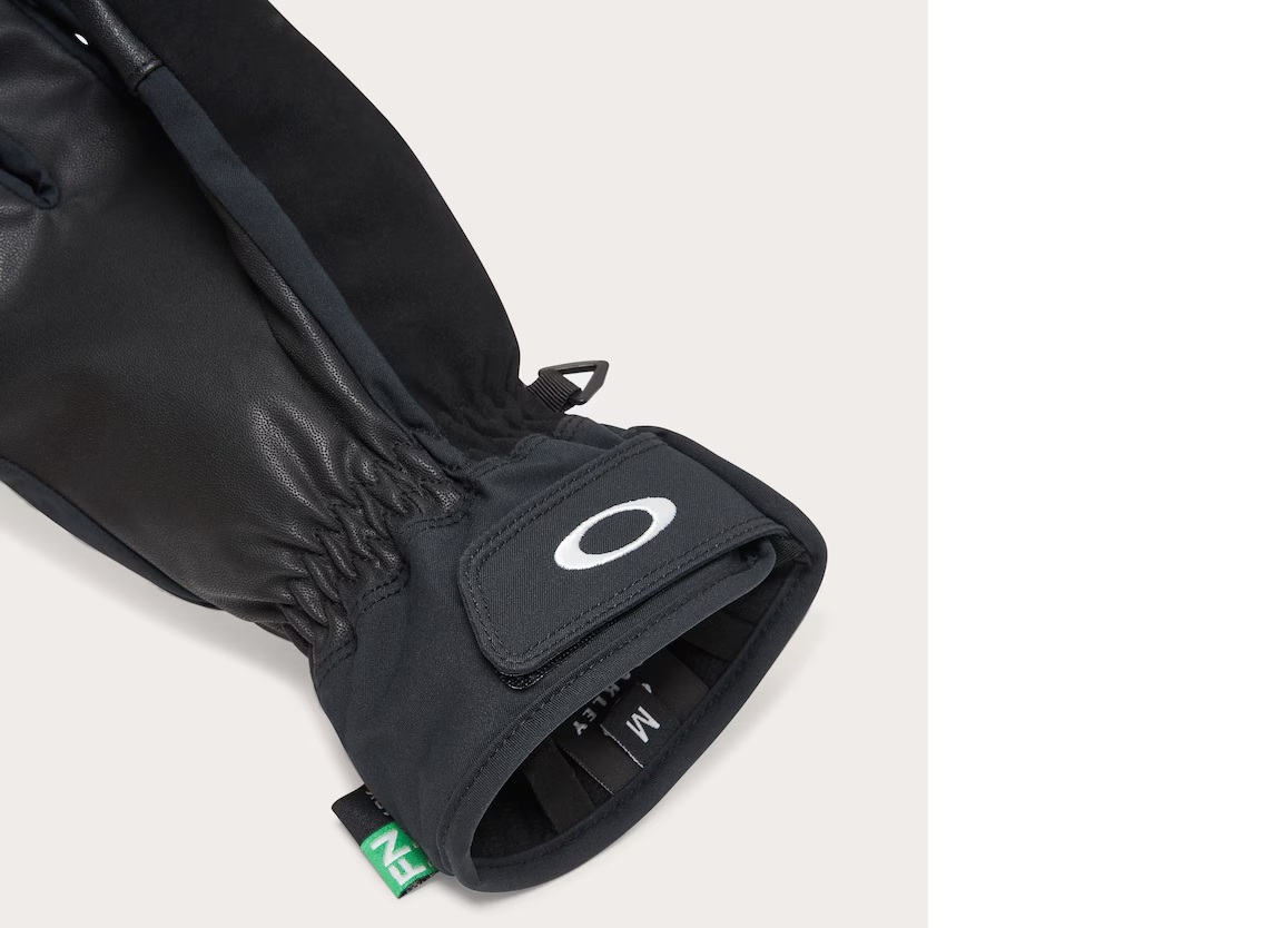 oakley-cimdi-roundhouse-short-blackout