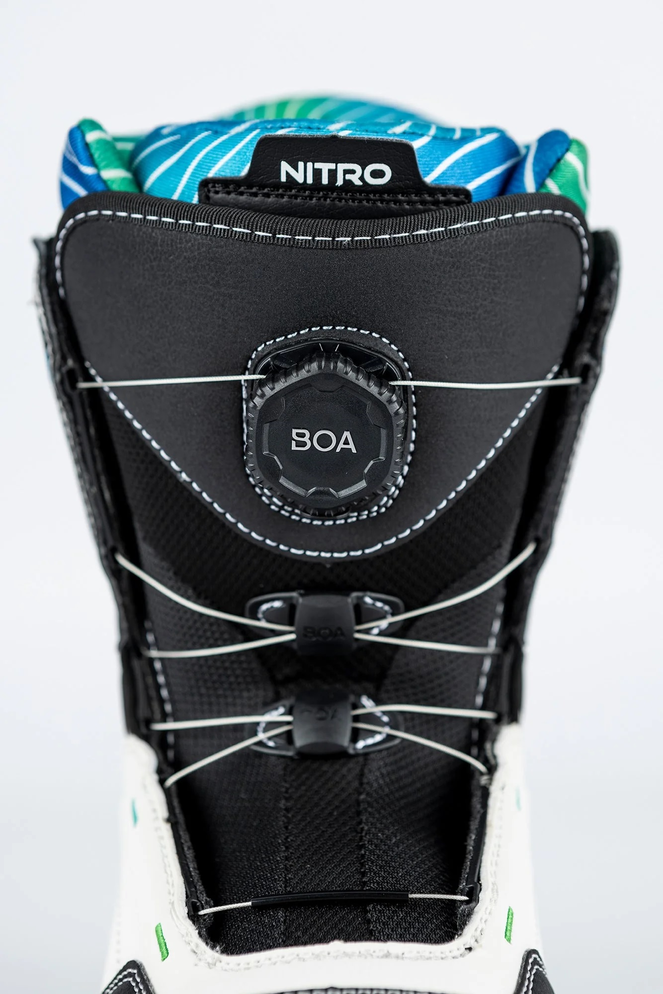 nitro-zabaki-droid-boa-x-volcom-black-white