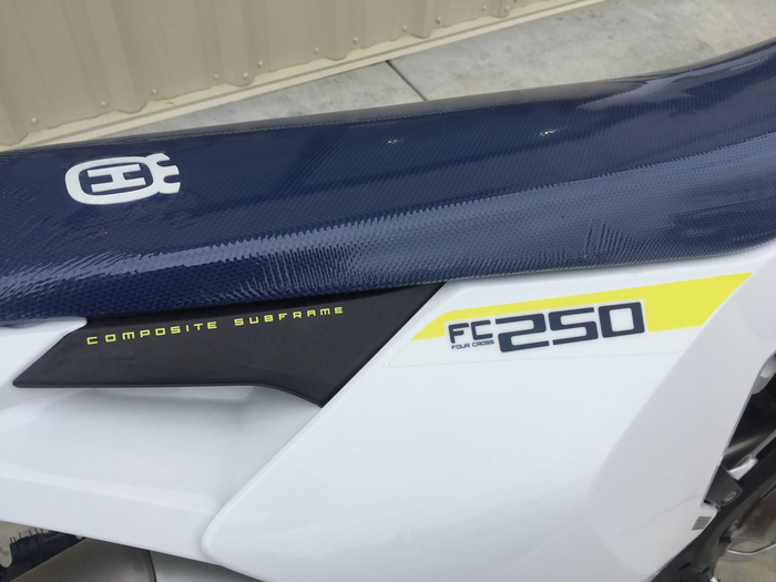 HUSQVARNA pārvalks sēdekļa 250-501 '18 blue