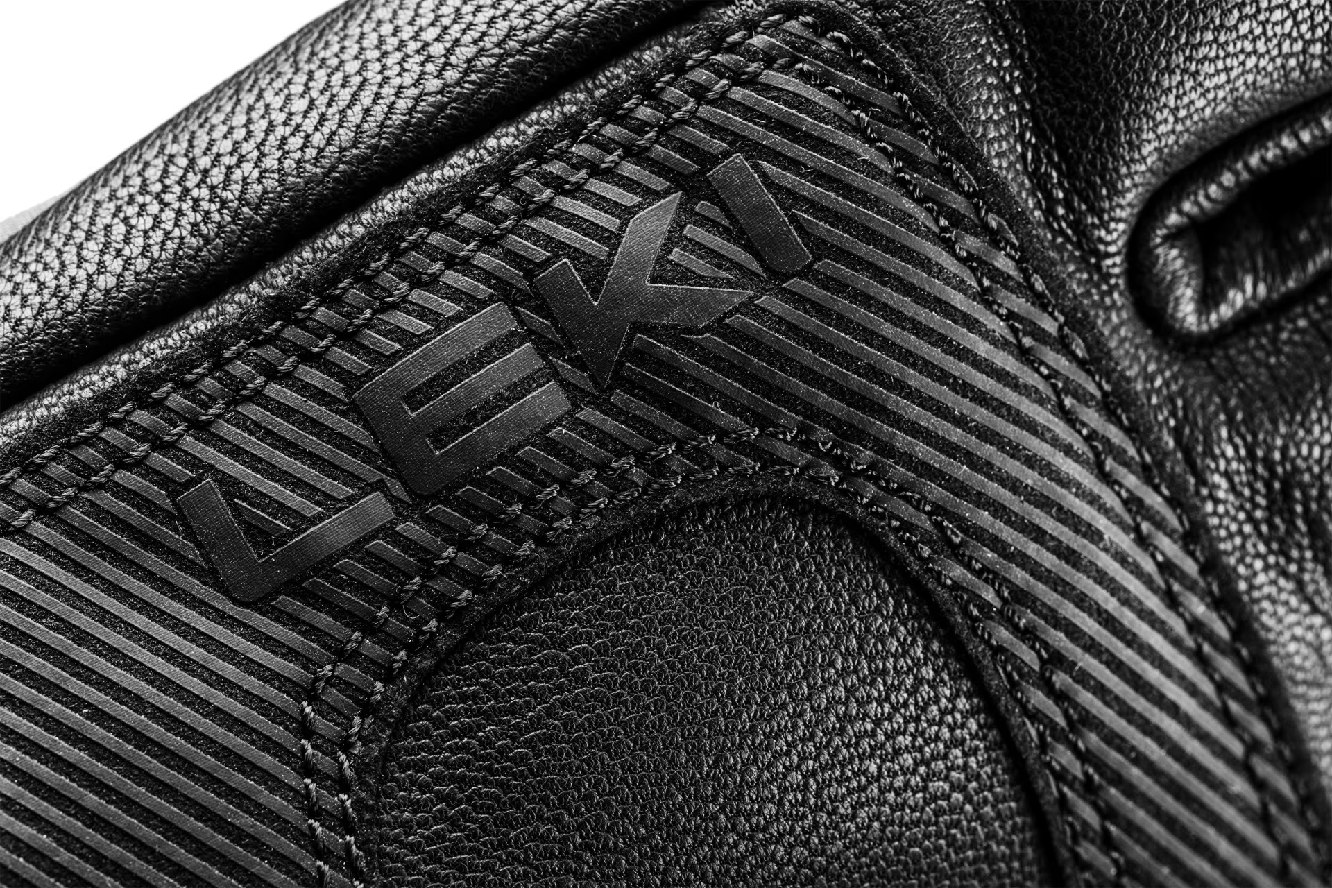 leki-hevon-thermo-3d-black-cimdi