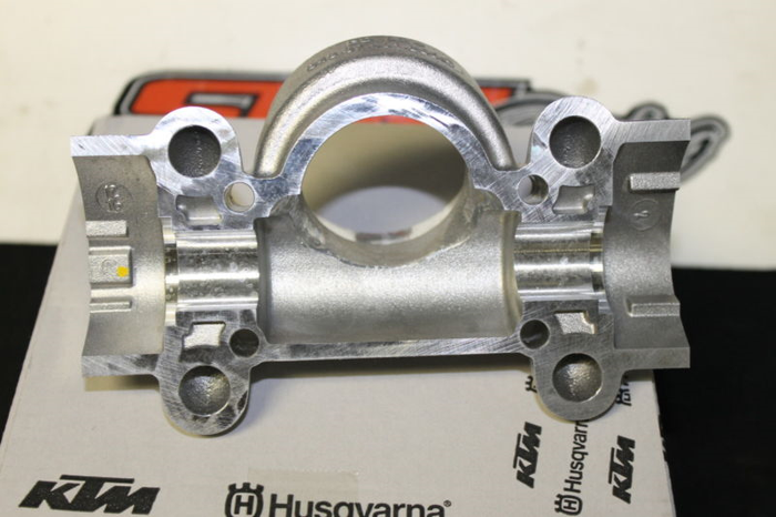 HUSQVARNA flancis izpl vārstam TC/TE 250/300 '11-'16