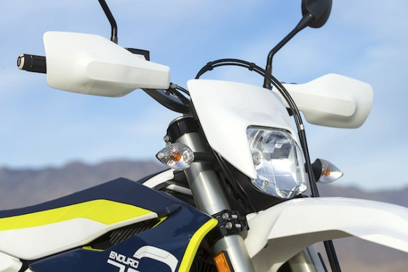 HUSQVARNA roku aizsargu kompl E 701 '16-'19 white w/mounts
