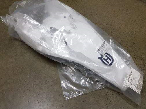 HUSQVARNA plastic r mud guard TC 50 '120-'22 white w/Logo