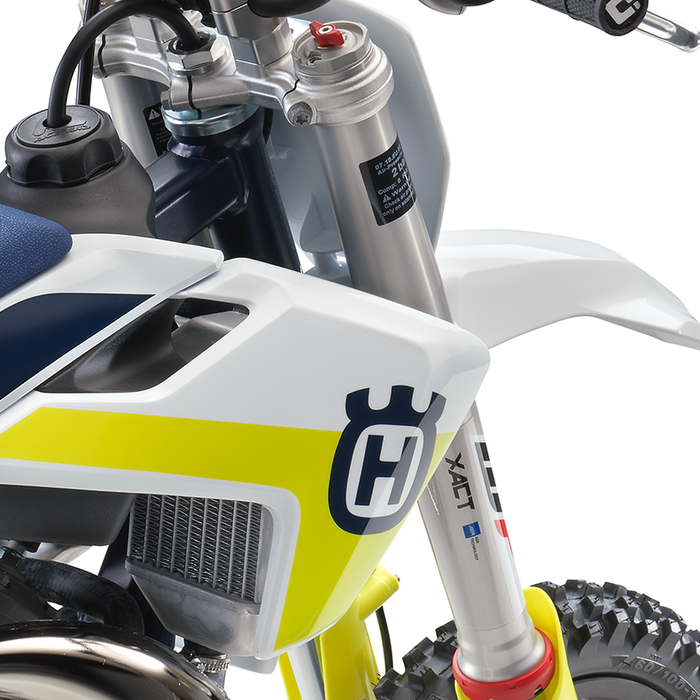 HUSQVARNA plastmasa bākas sāni LH/RH TC 50 '21-'22 w/decal