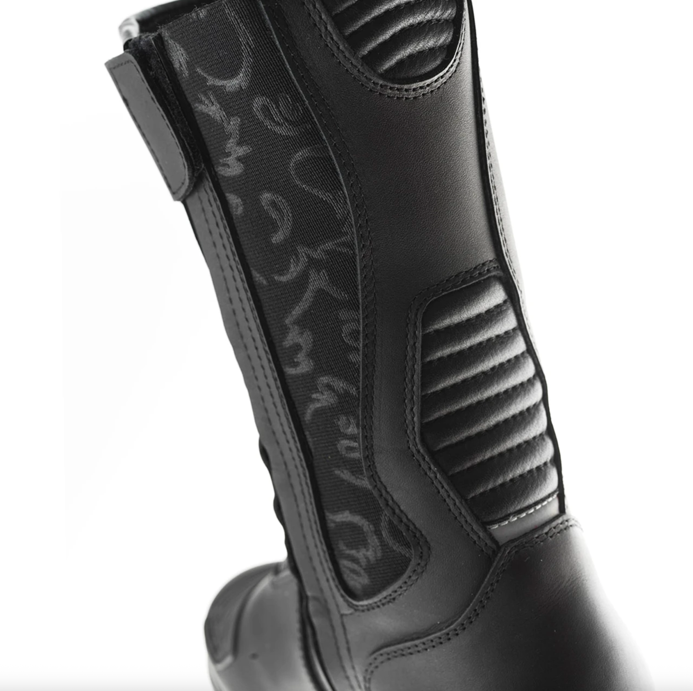 GAERNE saapad Must Roos Gore-Tex must