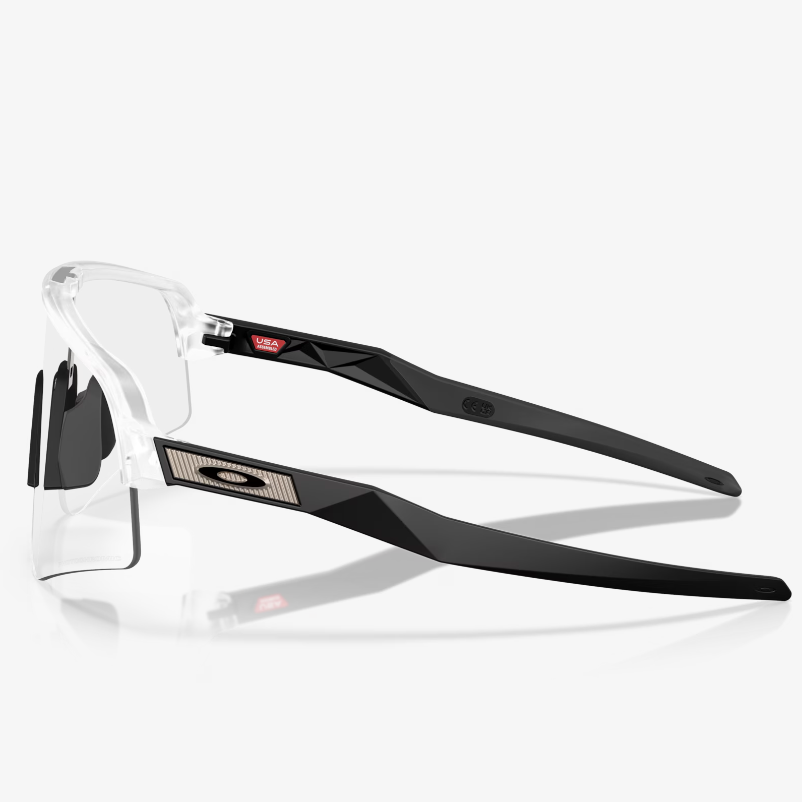 OAKLEY saulesbrilles Sutro Lite Sweep matētas caurspīdīgas ar fotohroniskajām lēcām