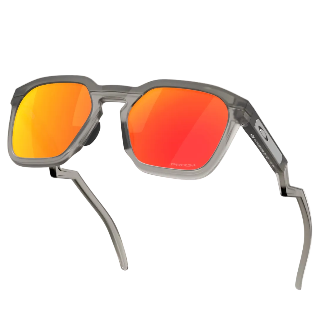 OAKLEY saulesbrilles HSTN SQ matētas pelēkas dūmakainas ar Prizm Ruby lēcām