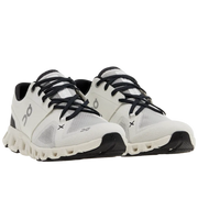 ON apavi Cloud X3 white/black