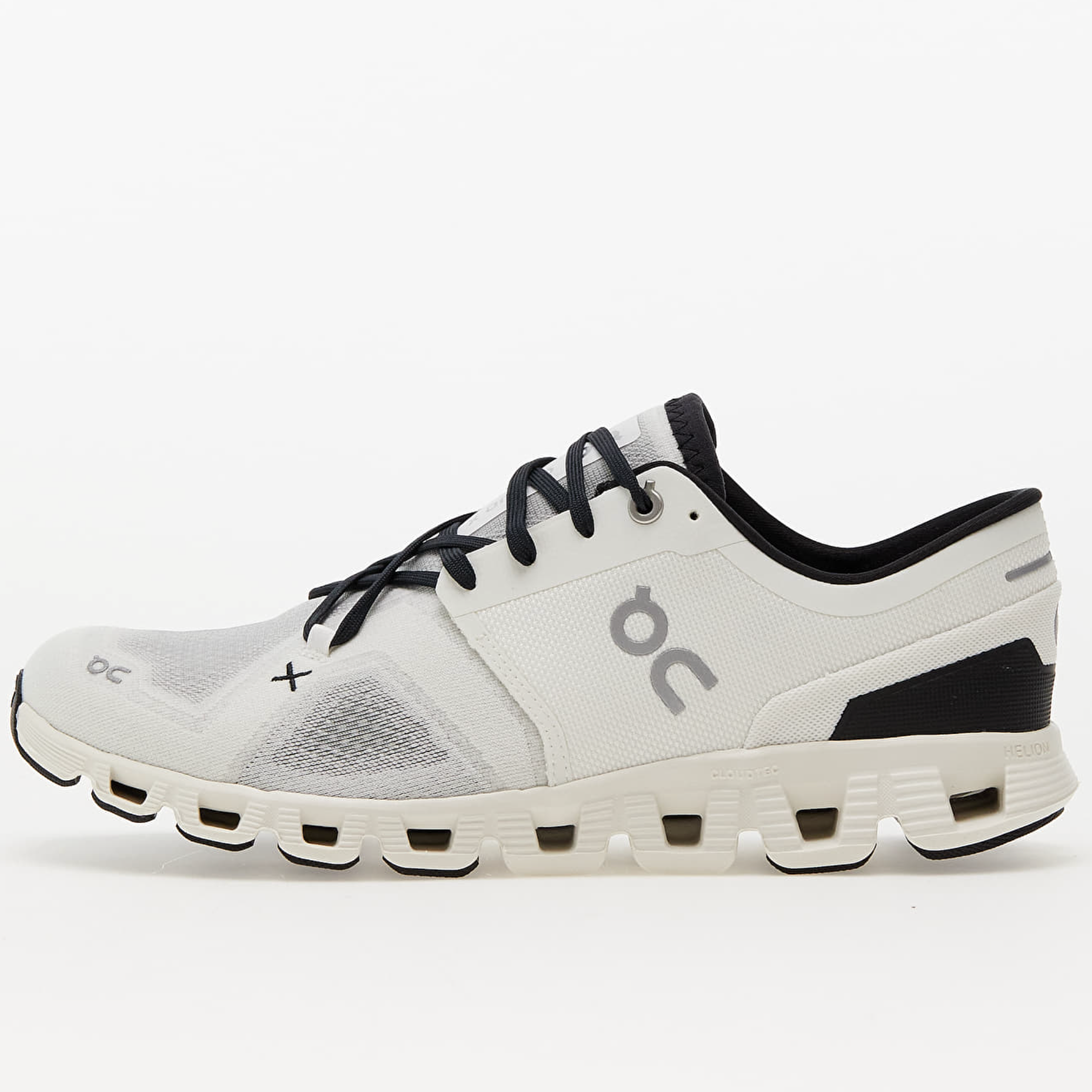 ON apavi Cloud X3 white/black
