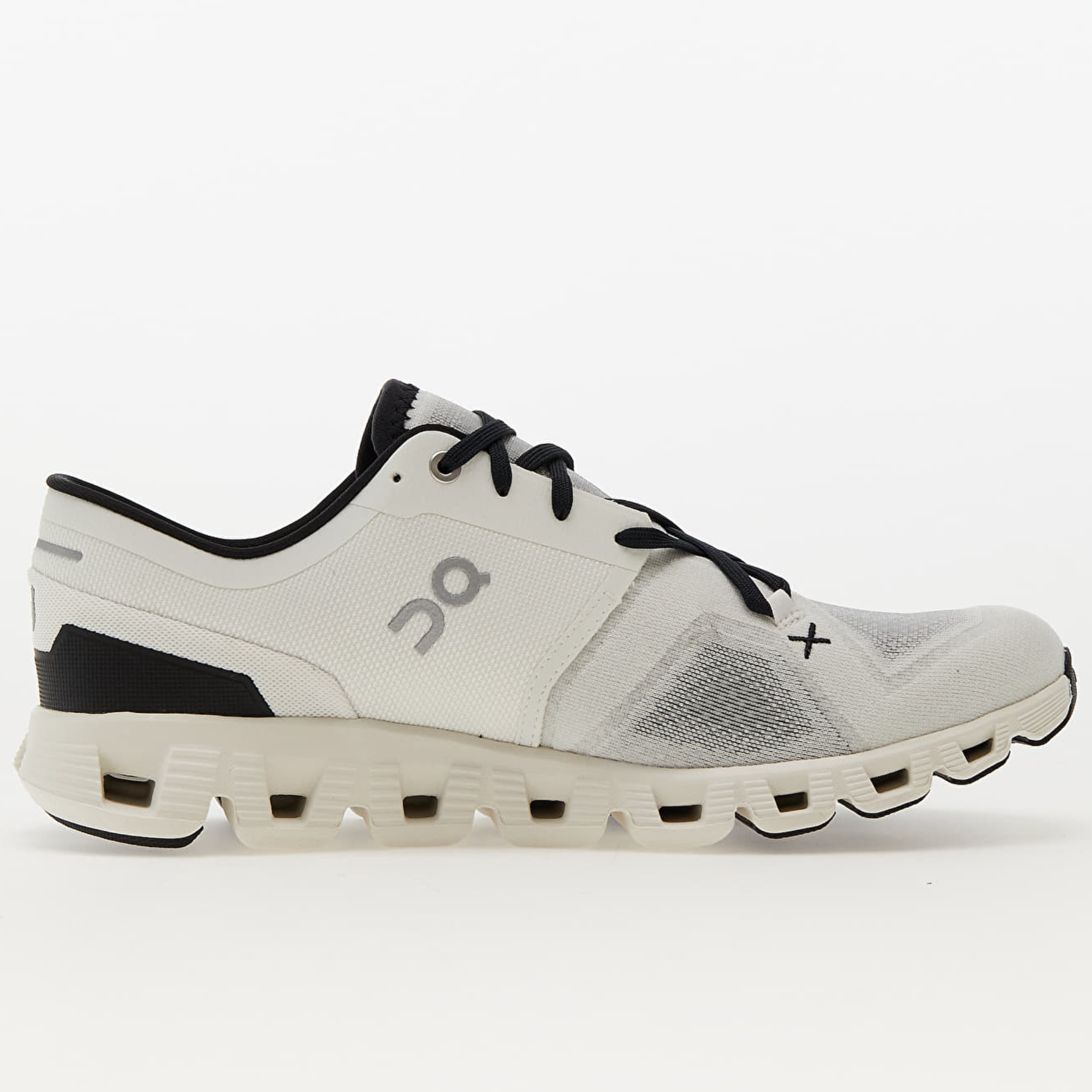 ON apavi Cloud X3 white/black
