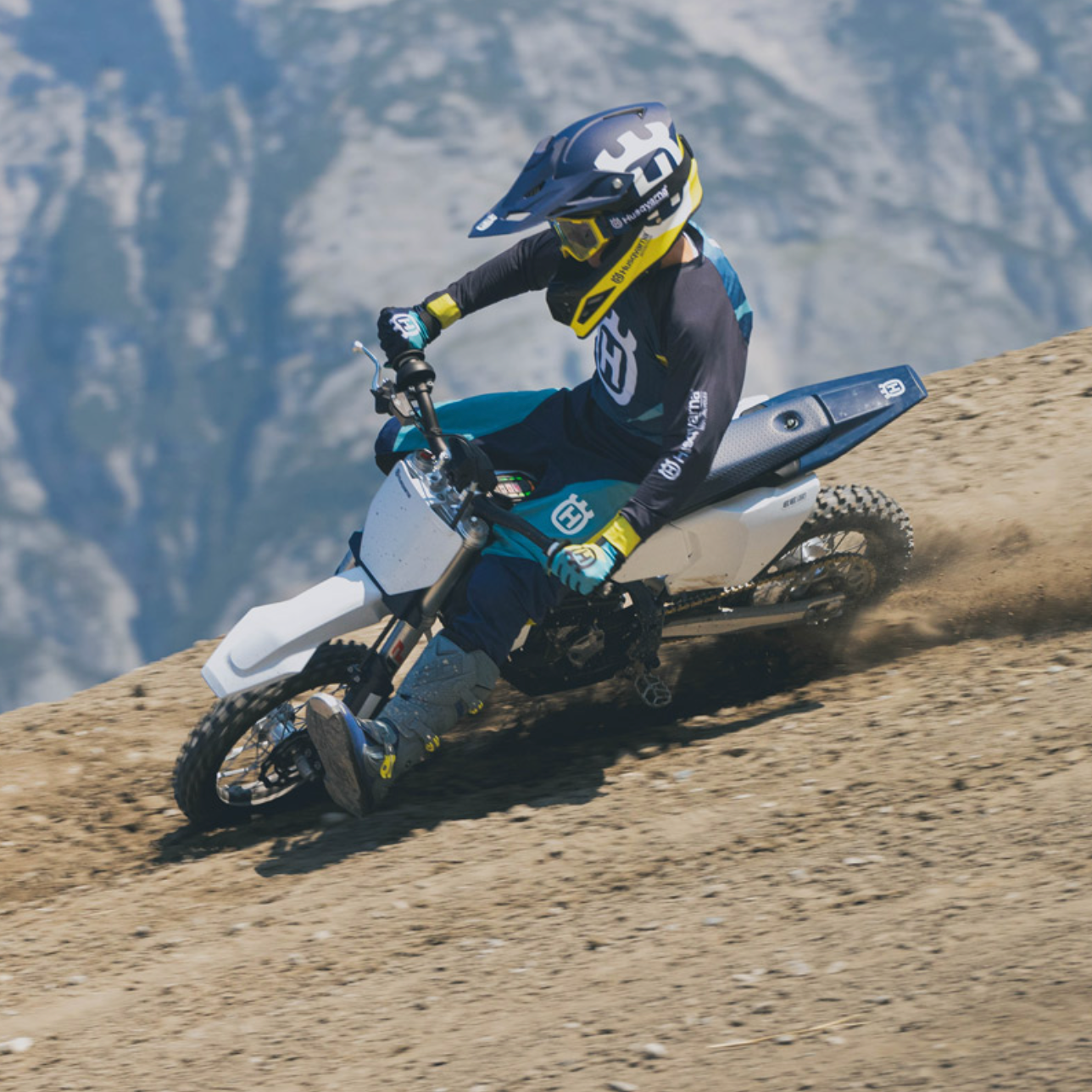 HUSQVARNA motocikls EE 5 '27 w/charger