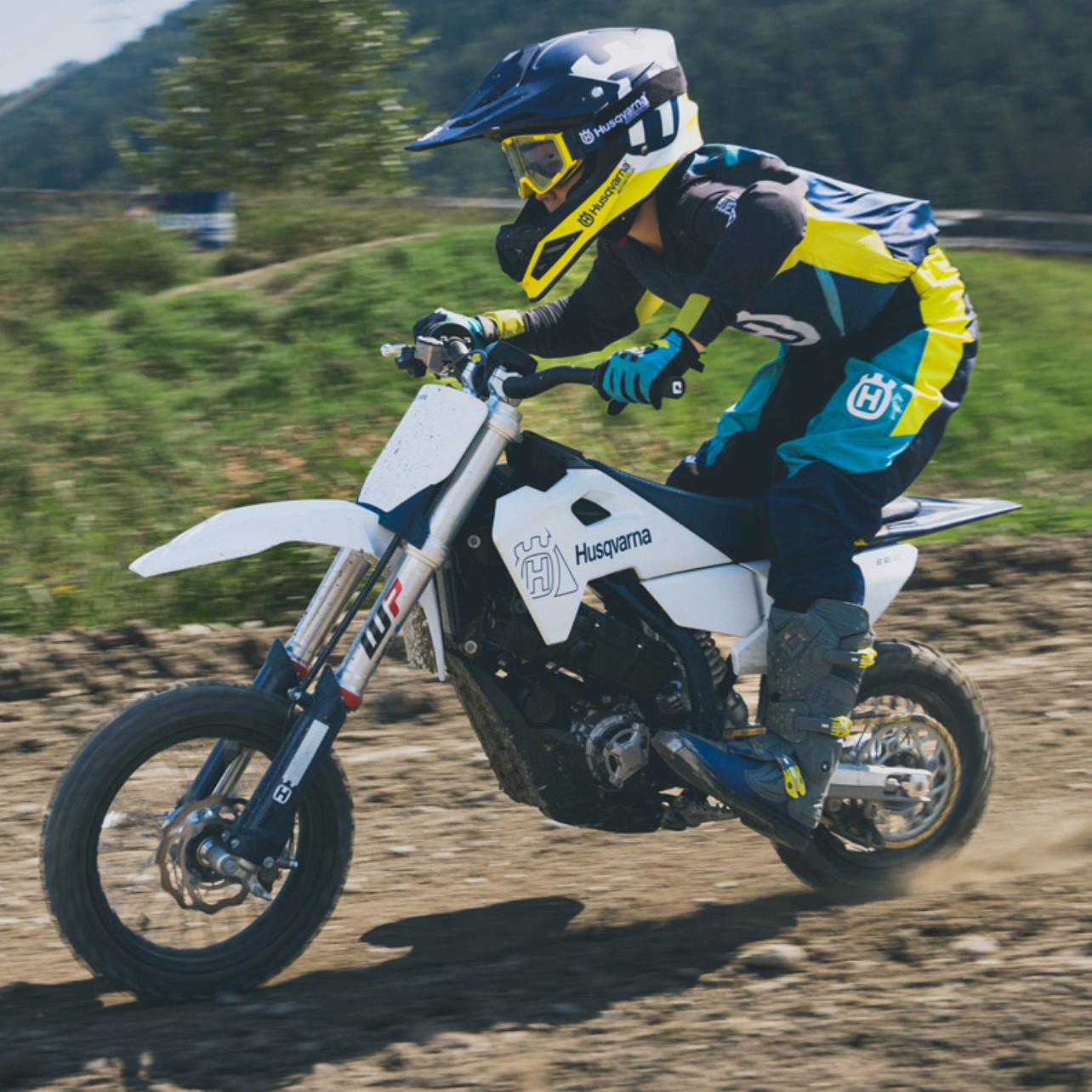 HUSQVARNA motocikls EE 5 '27 w/charger